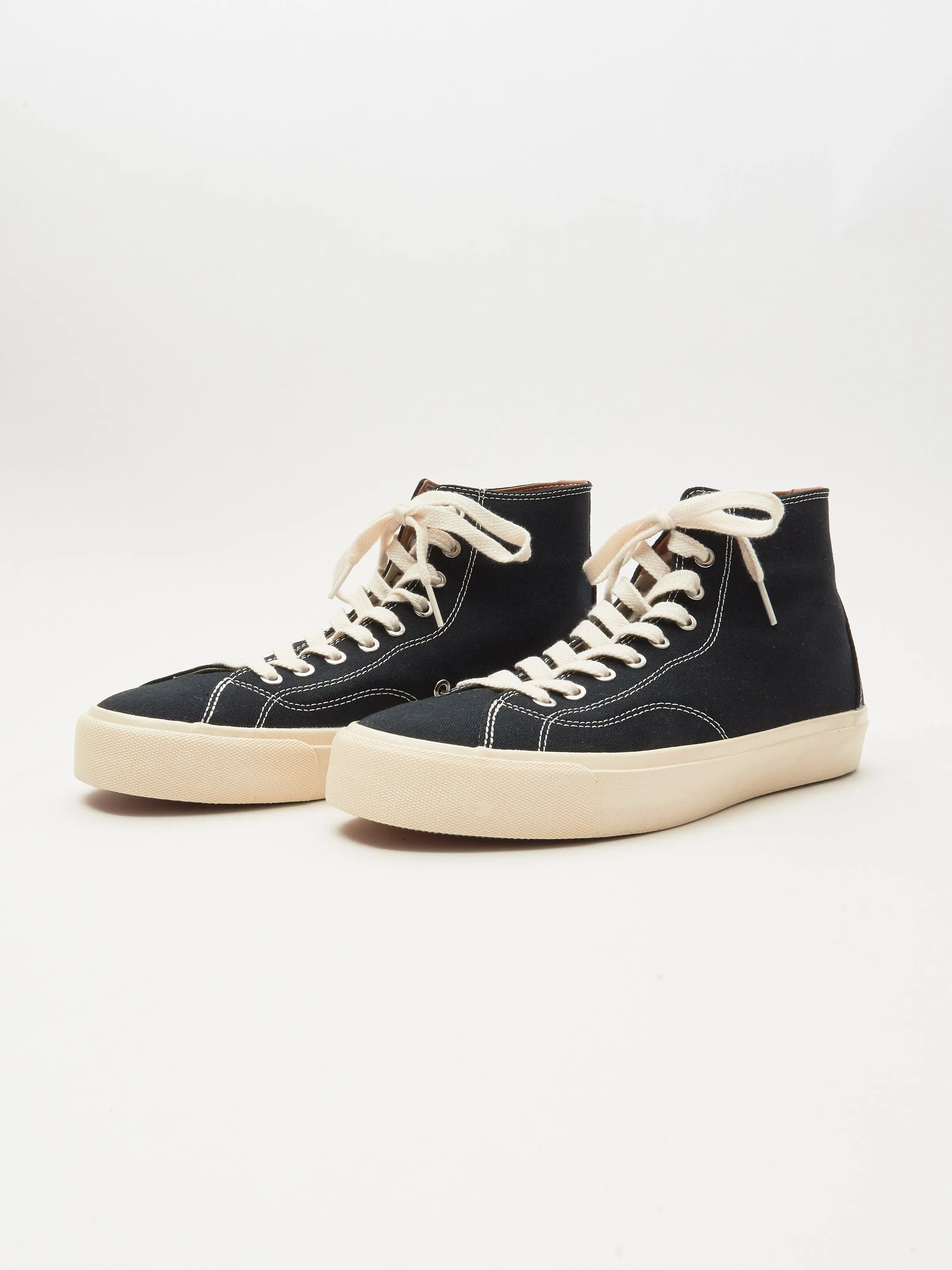 Black/White VM003 HI Canvas