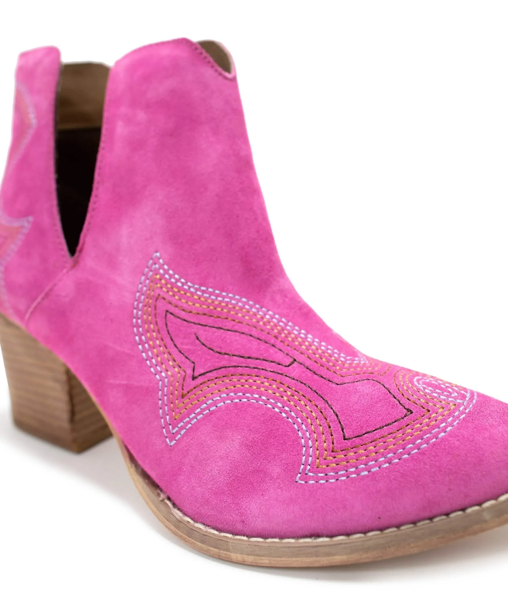 Magenta Journee Western-Inspired Ankle Booties - Chic Comfort for Every Occasion