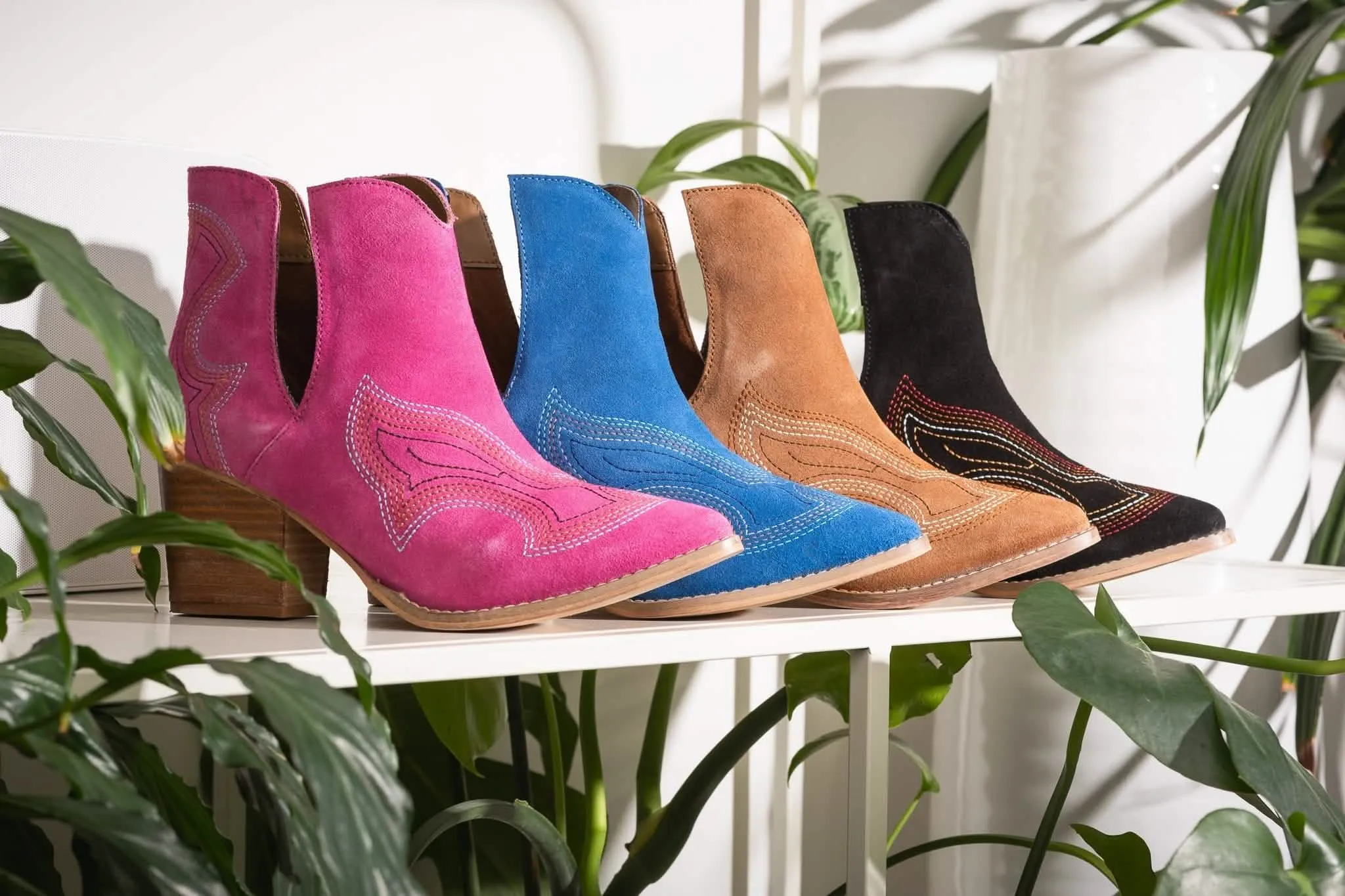 Magenta Journee Western-Inspired Ankle Booties - Chic Comfort for Every Occasion