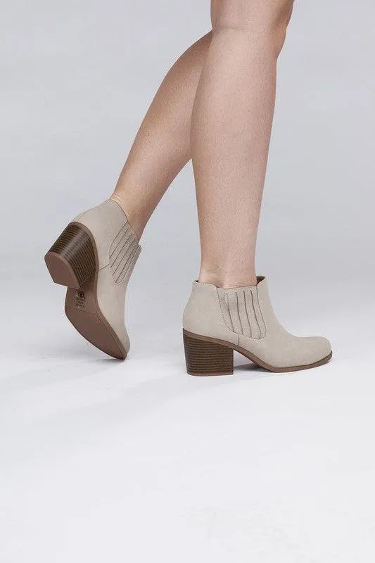 Vroom Ankle Booties