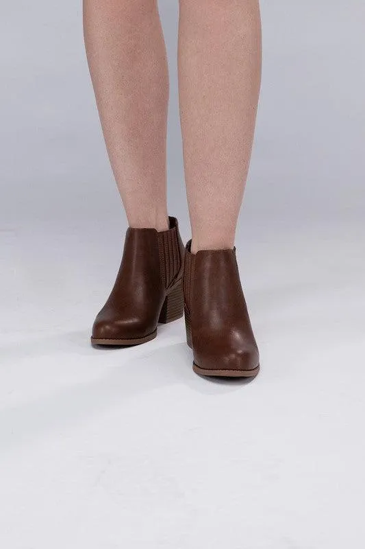 Vroom Ankle Booties