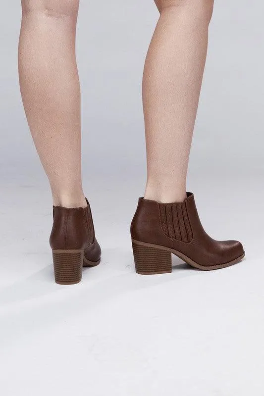 Vroom Ankle Booties